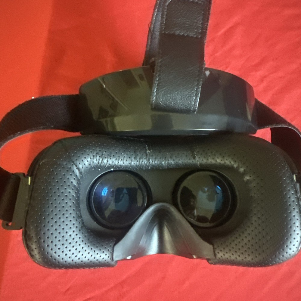DESTEK V5 VR Headset with Bluetooth Controller