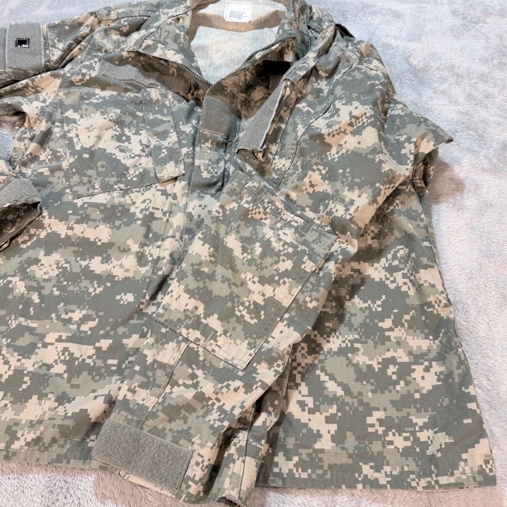 US Army Combat Uniform ACU Zip Jacket Medium Regular Digital Camo SPM100