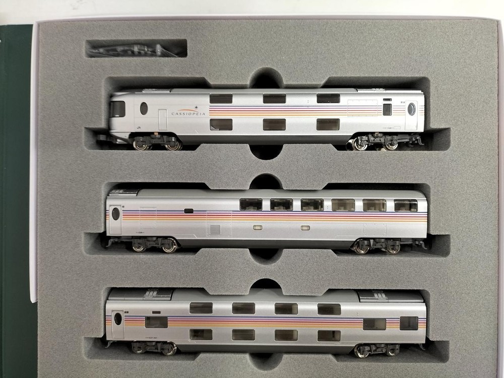 KATO E26 Series Cassiopeia 6 Car Basic Set Expansion 898023