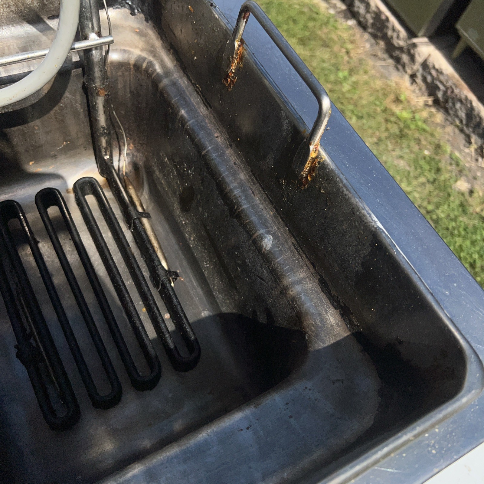 Wells F-49 Countertop 15lb Low Wattage Single Basket Electric Fryer A