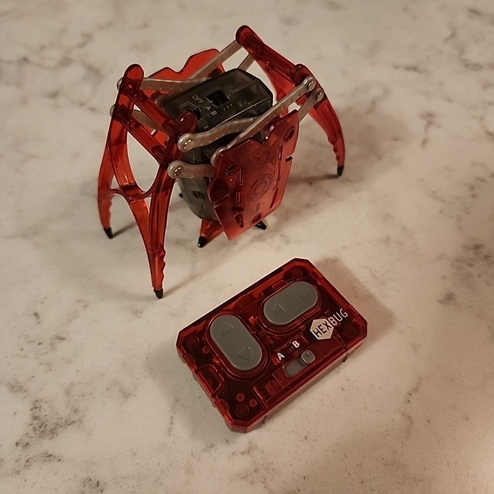 Hexbug - Remote Controlled RED Hex Bug Inchworm NEEDS BATTERIES Nano