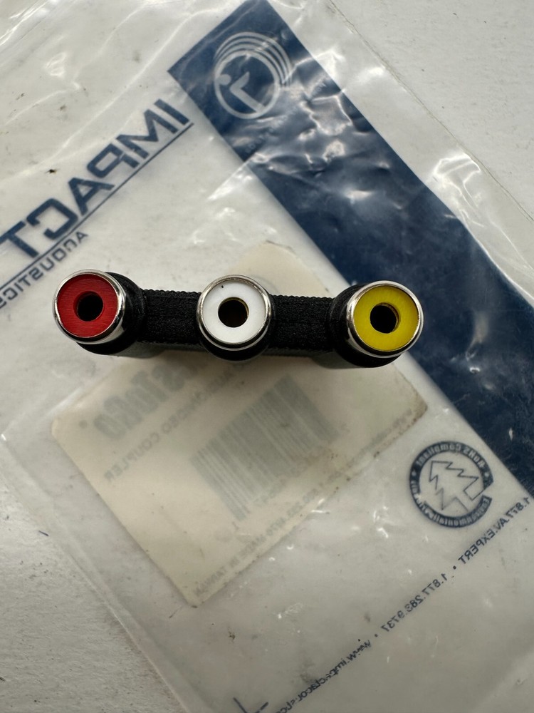 CABLESTOGO 40647 STEREO AUDIO/VIDEO COUPLER