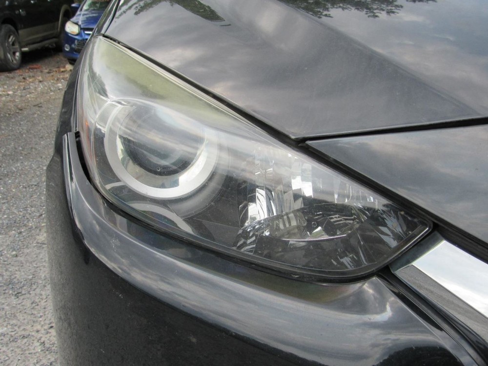 3 2018 Glove Box 1077605