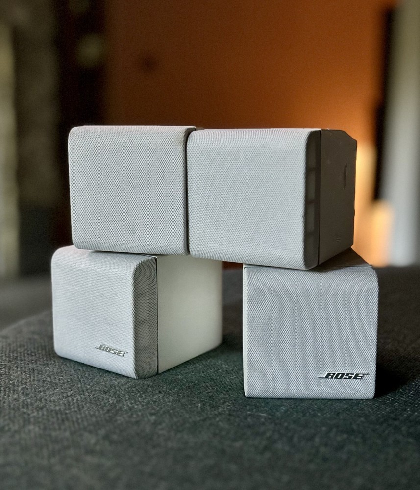 Bose Lifestyle 5 Music System - includes remote & 2 cube speaker arrays