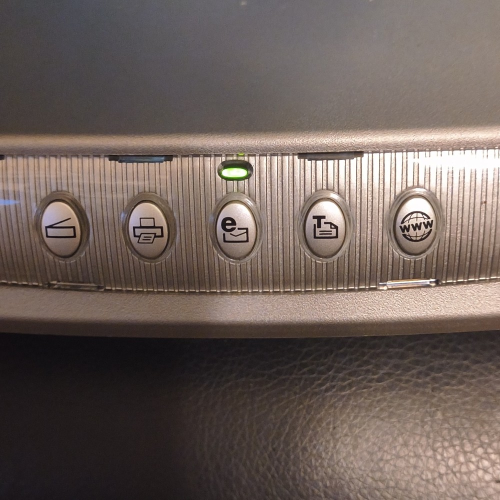 Microtek ScanMaker 4850 Flatbed USB Scanner 4800x2400 DPI 48-Bit CCD A4