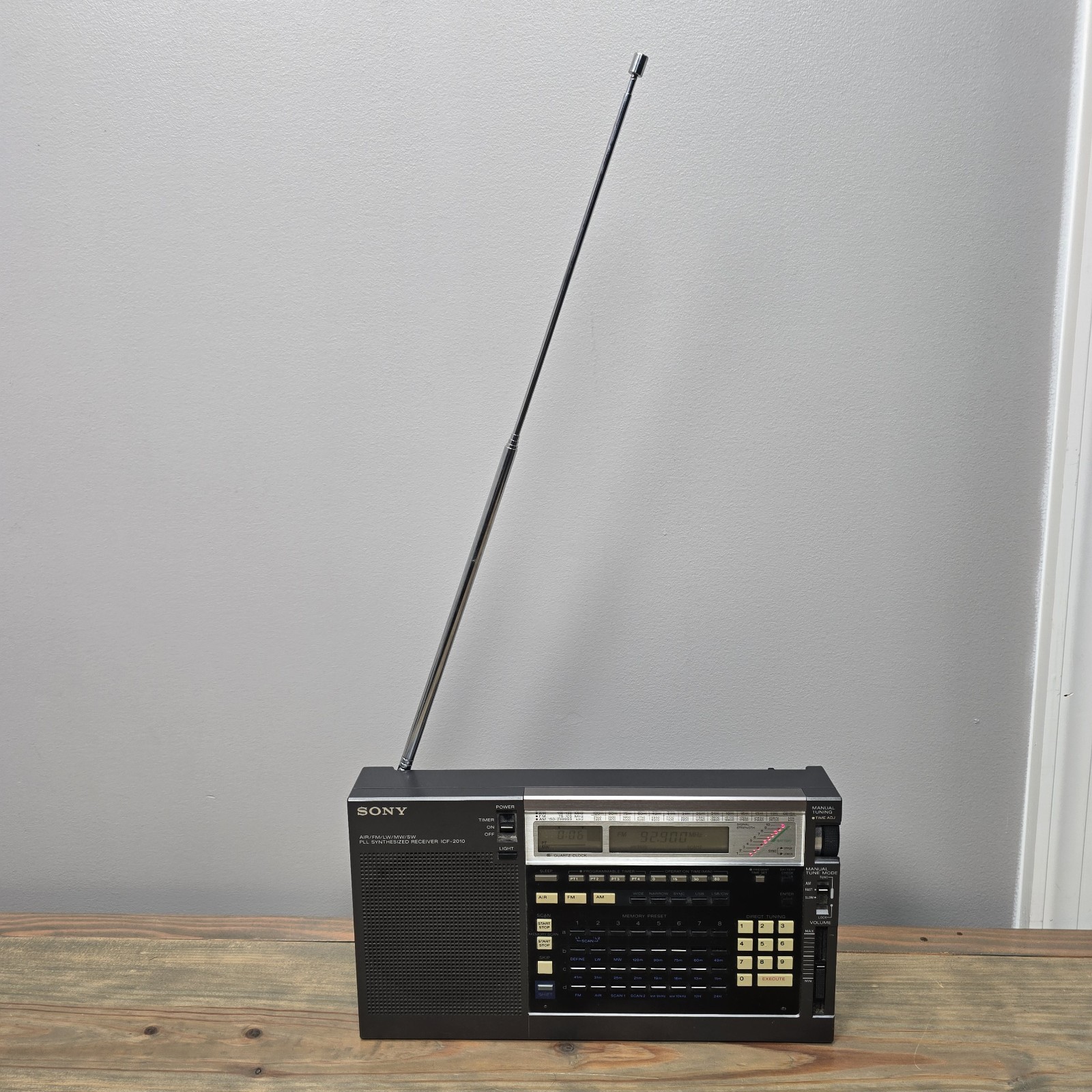 Sony Icf-2010 Air/FM/Lw/Mw/SW Pll Synthesized Receiver No AC Power adapter