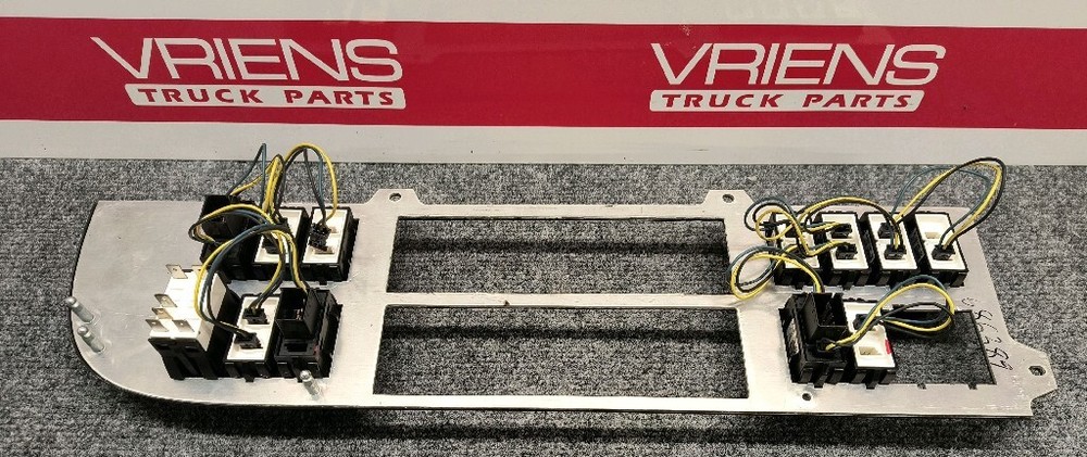 PETERBILT PANEL-DASH D PLATINUM