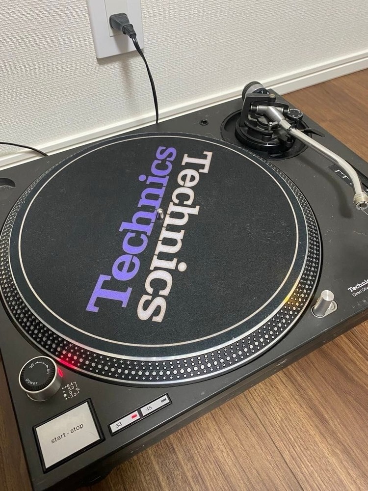 Technics SL1200MK5 2 Turntable with dust cover