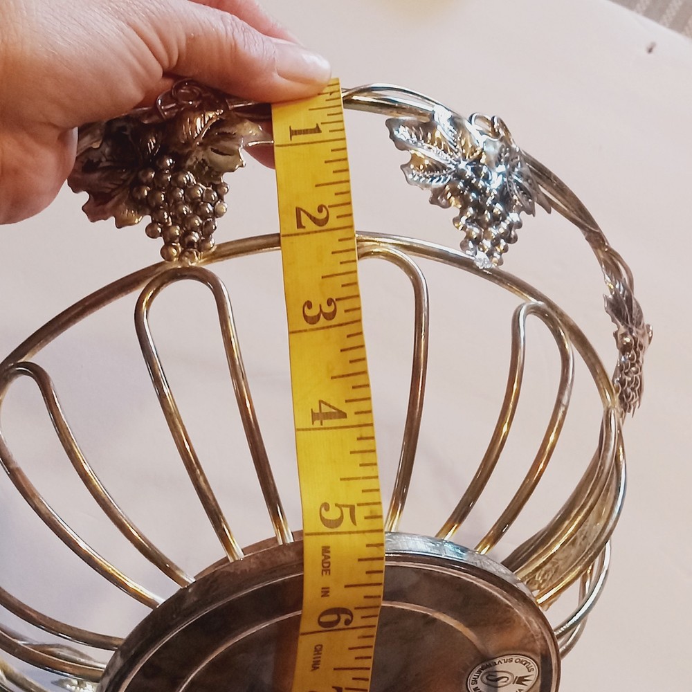 VTG Studio Silversmiths Wire Fruit Bread Basket Ornate Grape Clusters (read)
