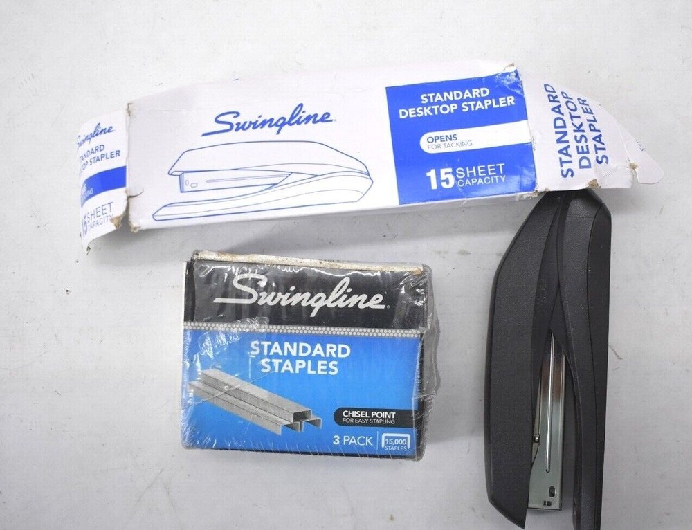 Swingline Standard Desktop Stapler & 15000 Chisel Point Standard Staples