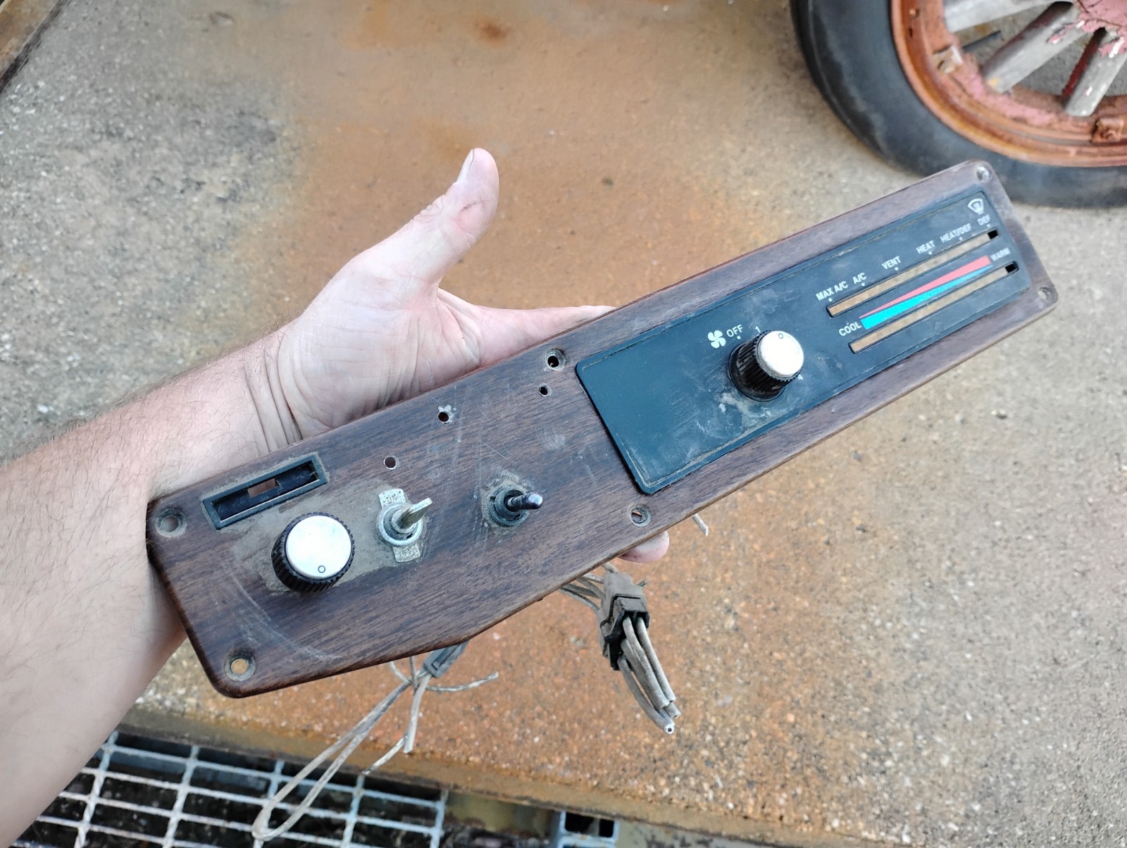 Freightliner FLD120 Heater A/C Temperature Controls - Used