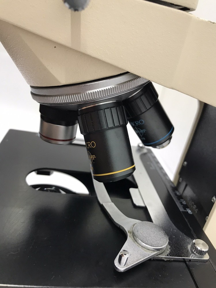 Swift M8000D Microscope Tested And Working 4 Objectives 2 Eyepieces.