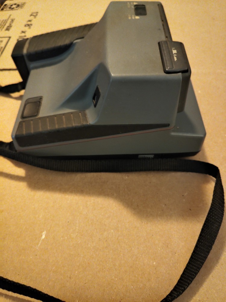 Vintage Polaroid Impulse 600 Camera | Gray | Pop-Up Flash Untested