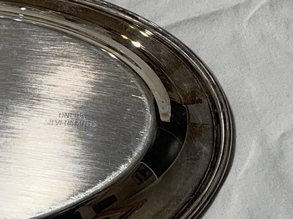 Oneida Silversmiths Silverplate Oval Serving Tray Platter Elegant Tableware