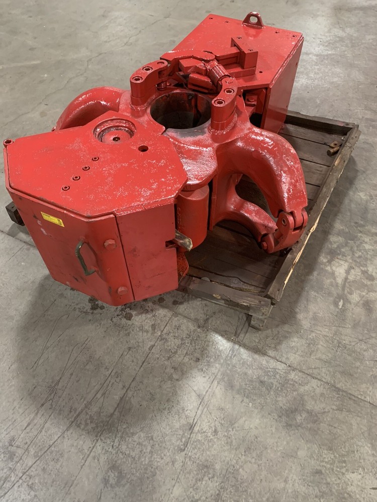 Blohm Voss 500 ton Pneumatic Drill Pipe Elevator