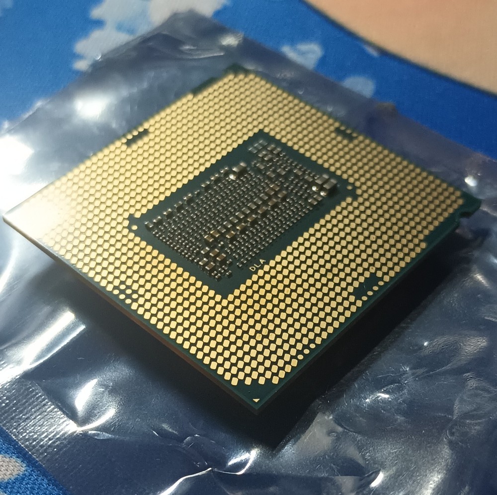 Intel Core i9-9900KF SRG1A 3.60GHz Desktop CPU Processor Core i9 9th Gen