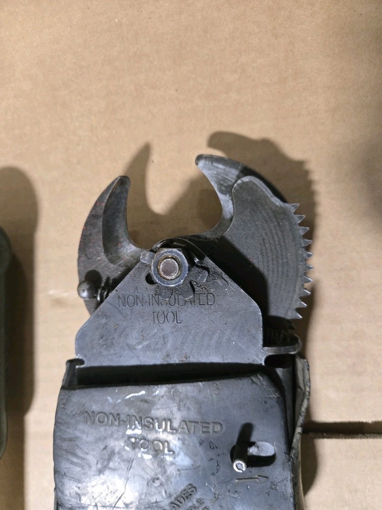 Two Pair GREENLEE 754 RATCHETING CABLE CUTTERS (PARTIALLY WORKING )