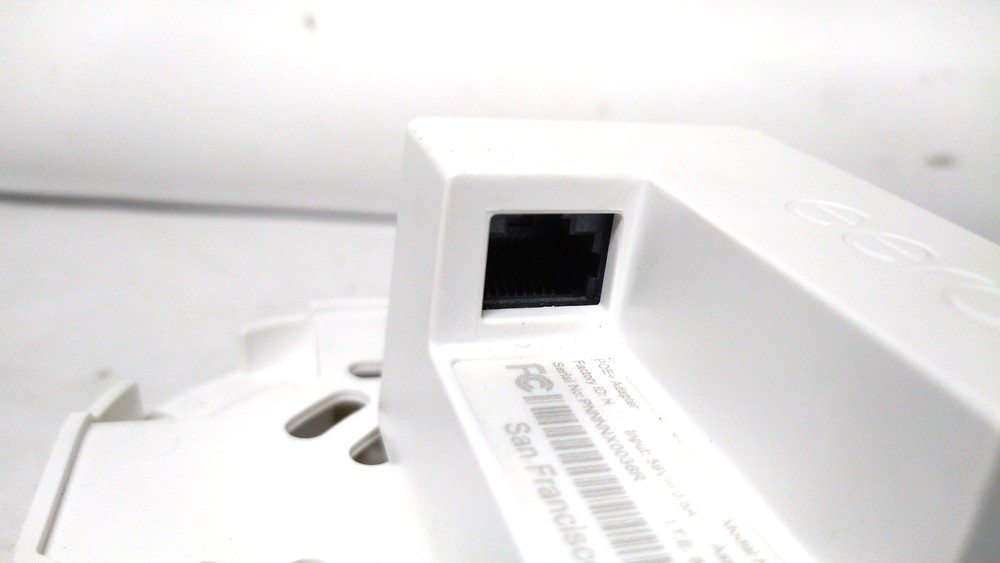 Eero E010001 PoE+ Adapter with Mount (White)