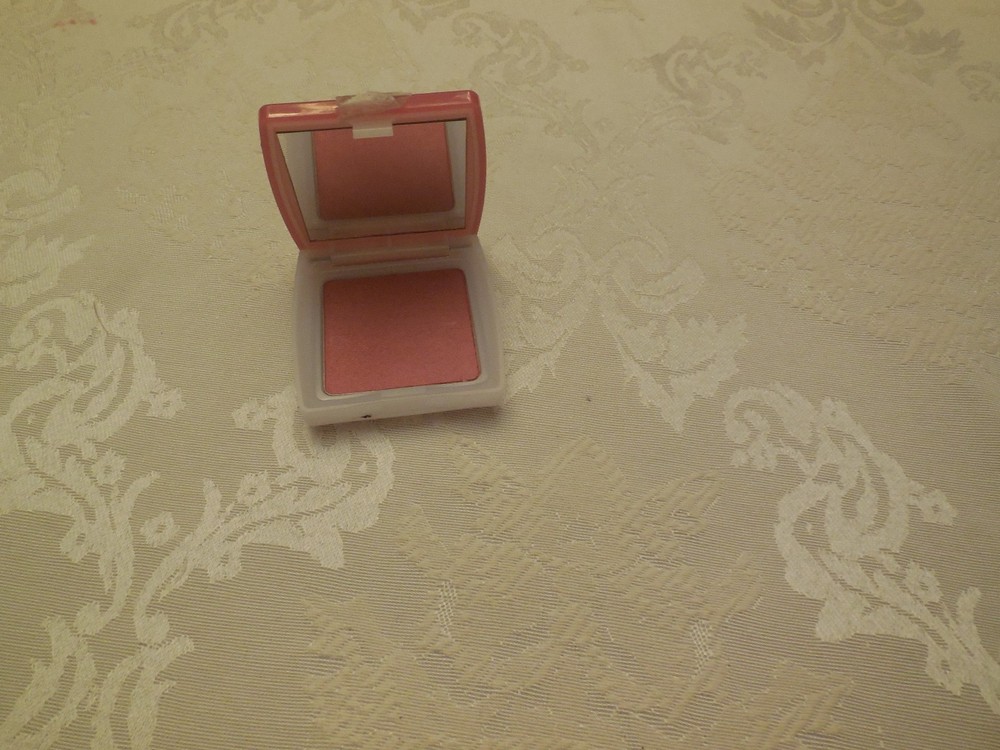 L'Oreal Delice Sheer Blush Pink Flush