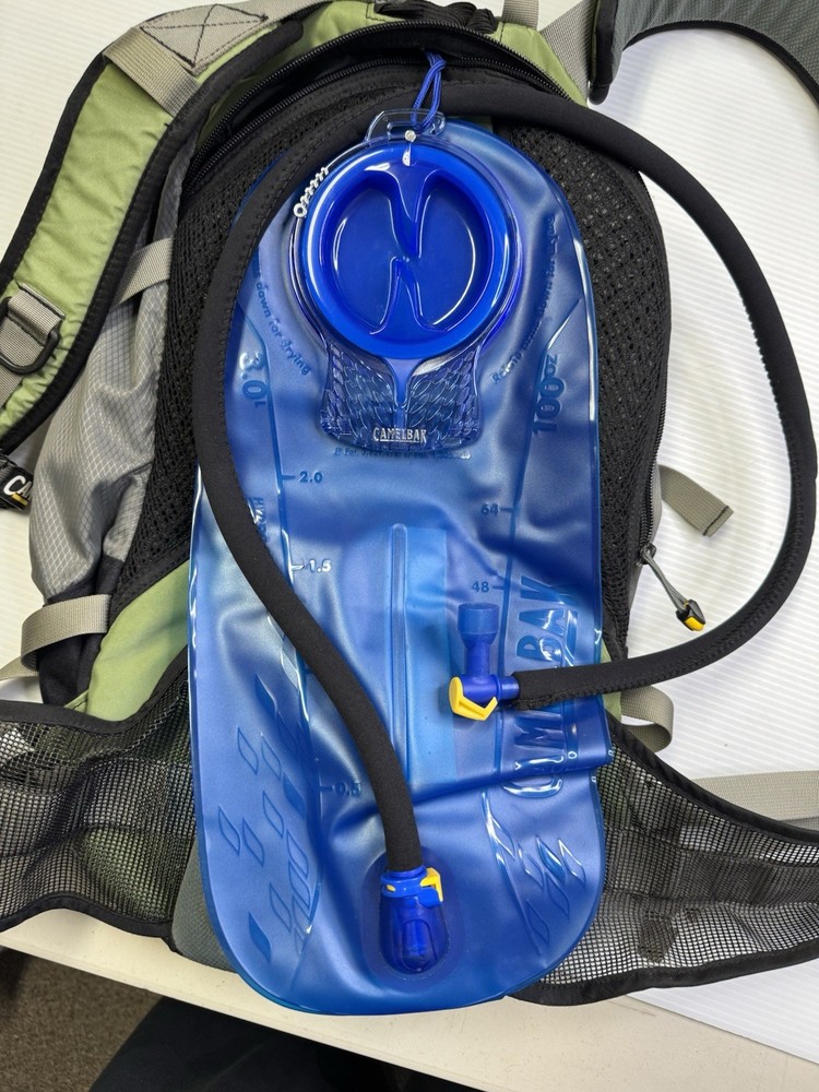 Camelbak Zephyr Gray/Green Hydration Backpack With Bladder