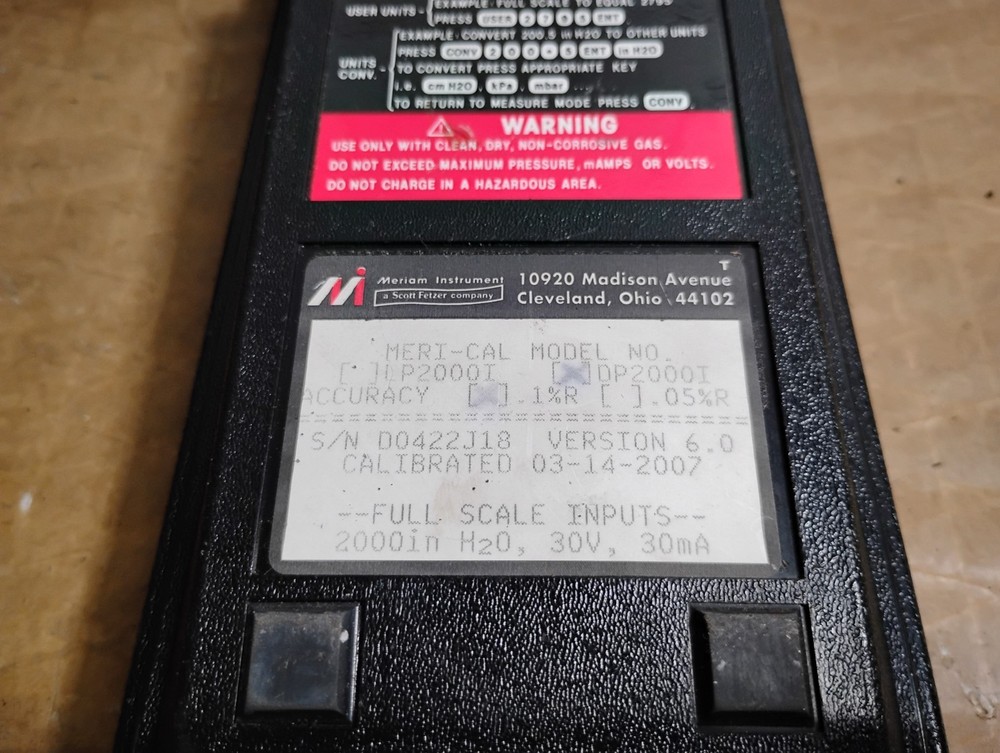 Meriam Instruments Meri-Cal Portable Digital Manometer / Calibrator DP2000I