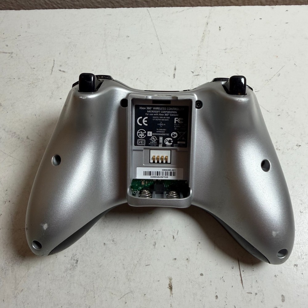 Microsoft Xbox 360 Halo Reach 1403 Silver Limited Edition Wireless Controller