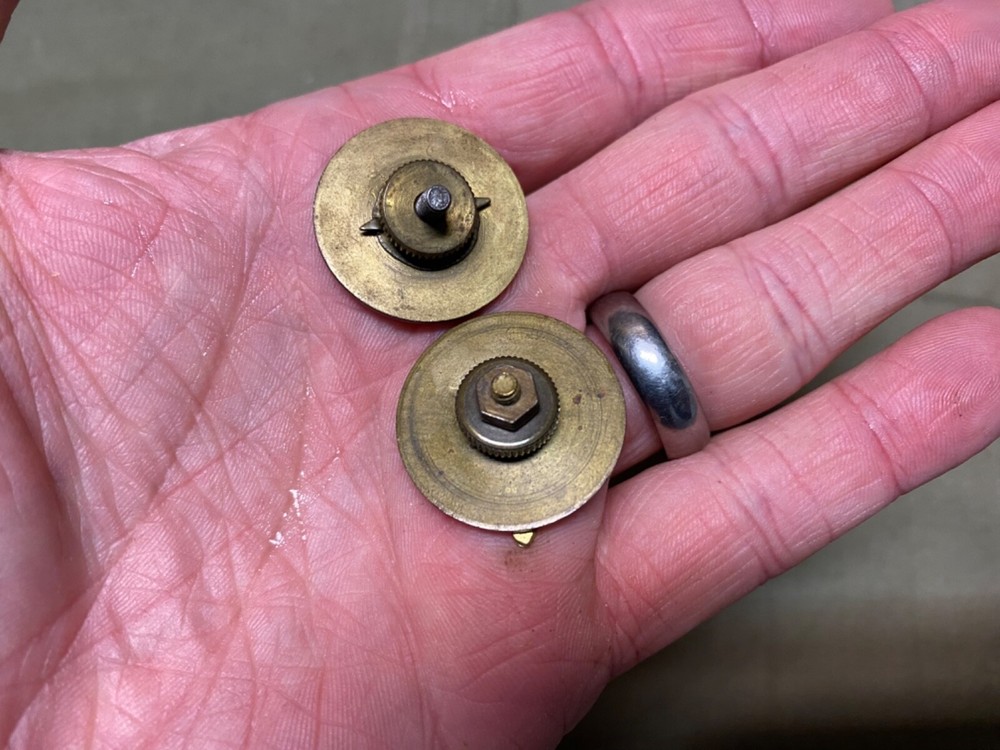 ORIGINAL EARLY WAR WWII US ARMY "US" M1938 CLASS A JACKET COLLAR DISCS