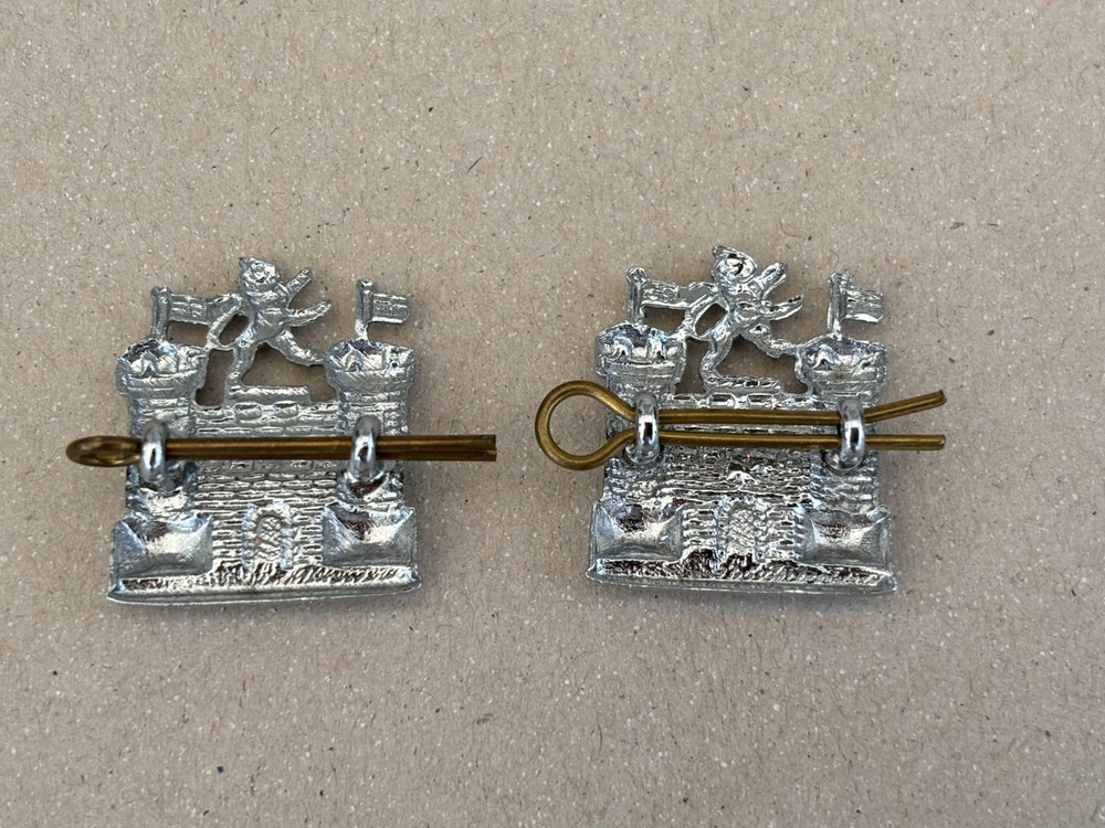 OBSOLETE SUFFOLK CONSTABULARY COLLAR BADGES