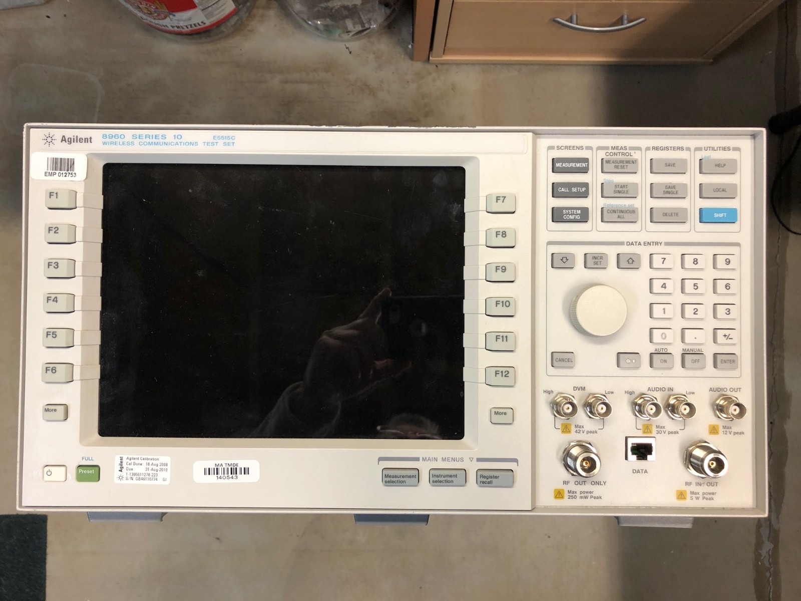 Agilent 8960 Series 10 E5515C Wireless Communications Test Set, Powers up