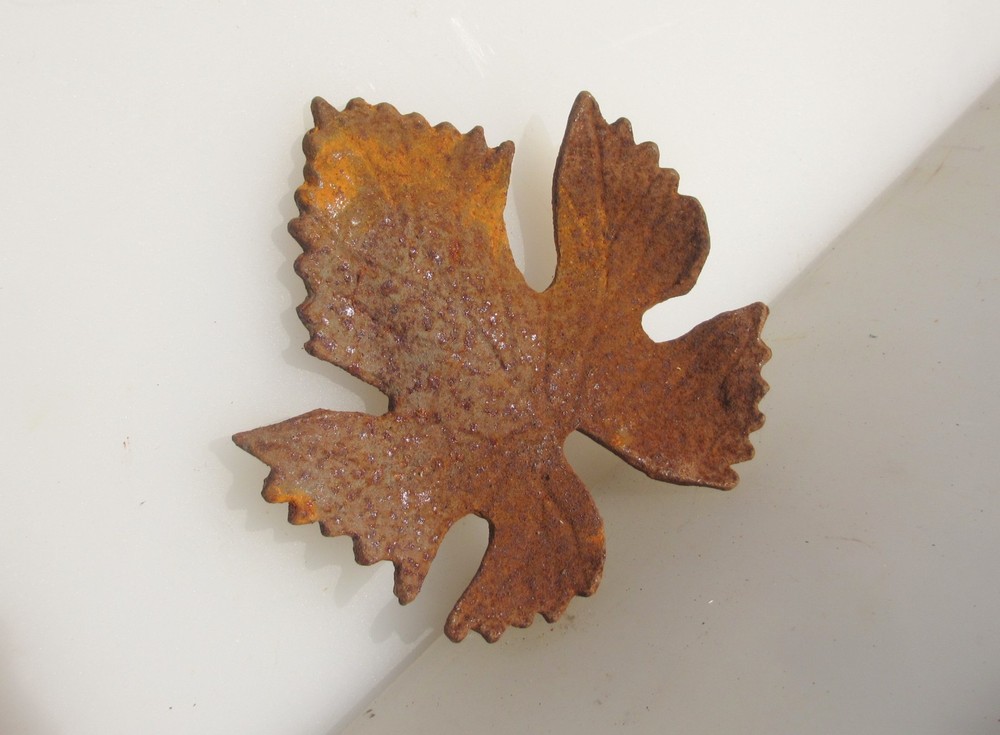 Vintage Iron Decorative Leaf Leaves Mount - £5 each