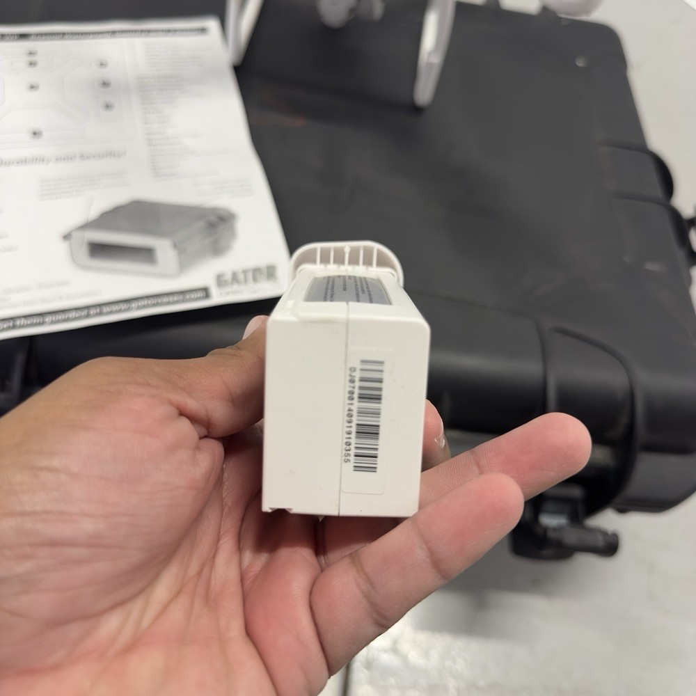 DJI PHANTOM 2 VISION + with case, 2 Used Batteries & Range Extender