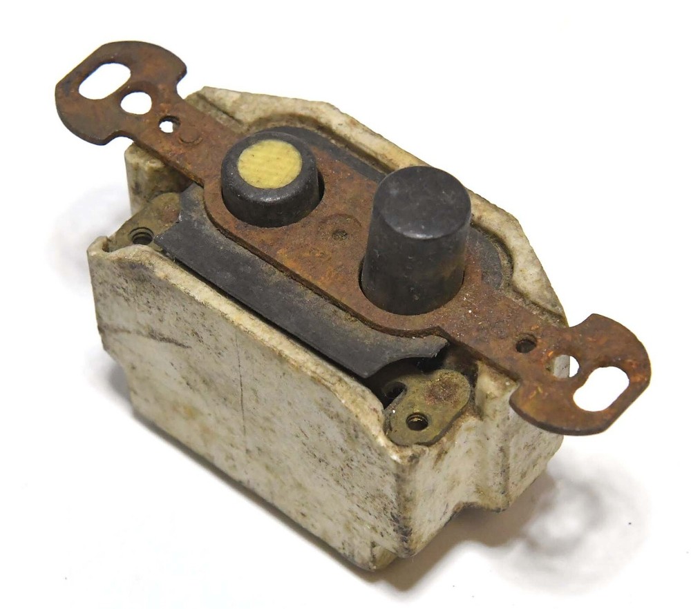 VINTAGE  SINGLE POLE PUSH BUTTON SWITCH #1