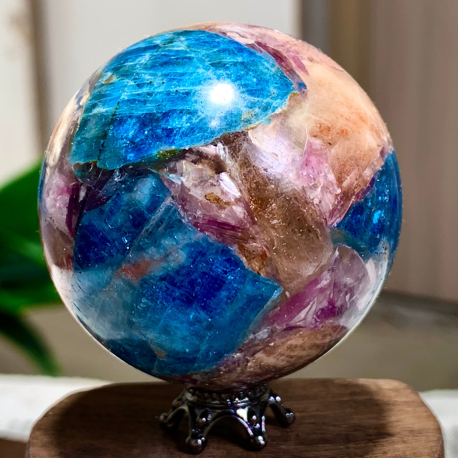 152G Natural Blue Aptite +Sun Stone purple lepidolite Sphere mineral sample