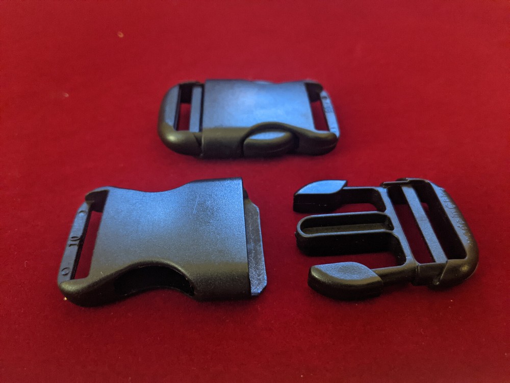 2" Black Plastic Buckles