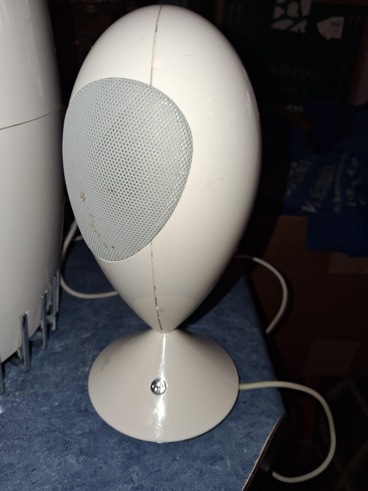 JBL Encounter 2.1 Multimedia Speaker System White Large Egg Alien Speaker Works!