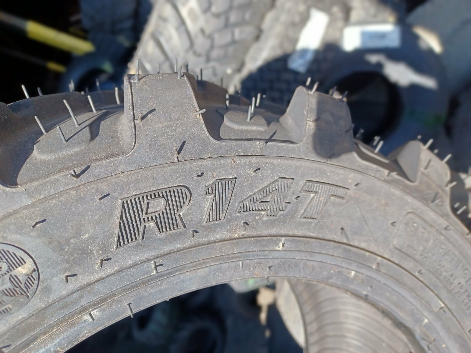 25x8.50-14 TIRE TURF R14T NEW COSMETIC BLEM 6PLY 2585014 25 8.50 14