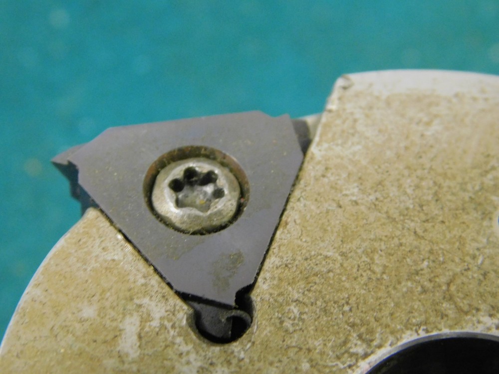 2.75" Diameter Thread or Grooving Head 1.0" Arbor Mount Hole with New Inserts