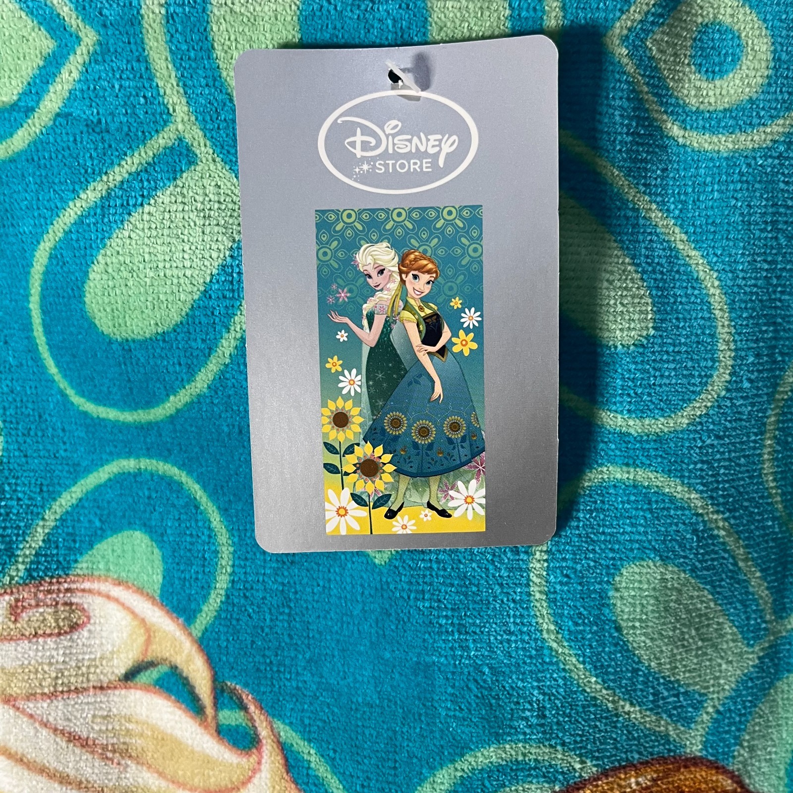Disney Store Frozen Anna & Elsa Beach Pool Towel 30 in x 60 in New