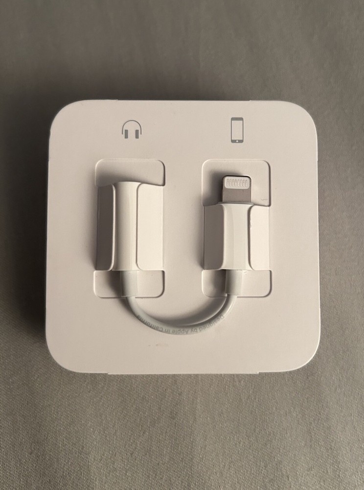 New Original Apple iPhone EarPods With Dongle