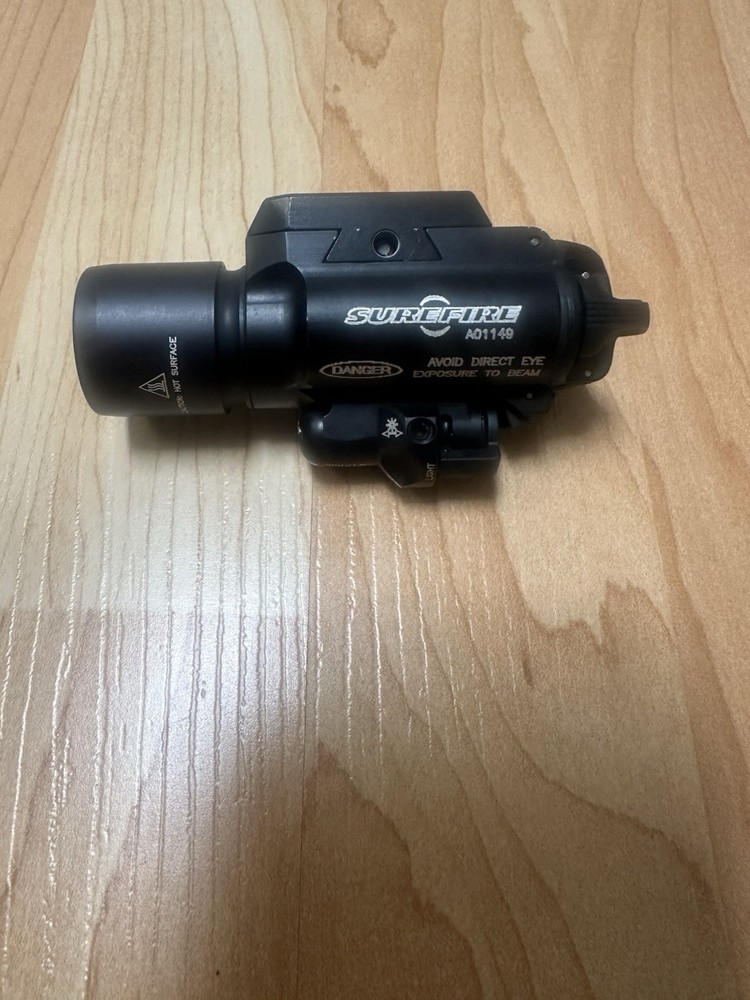 SureFire X400 LED Light with Red Laser
