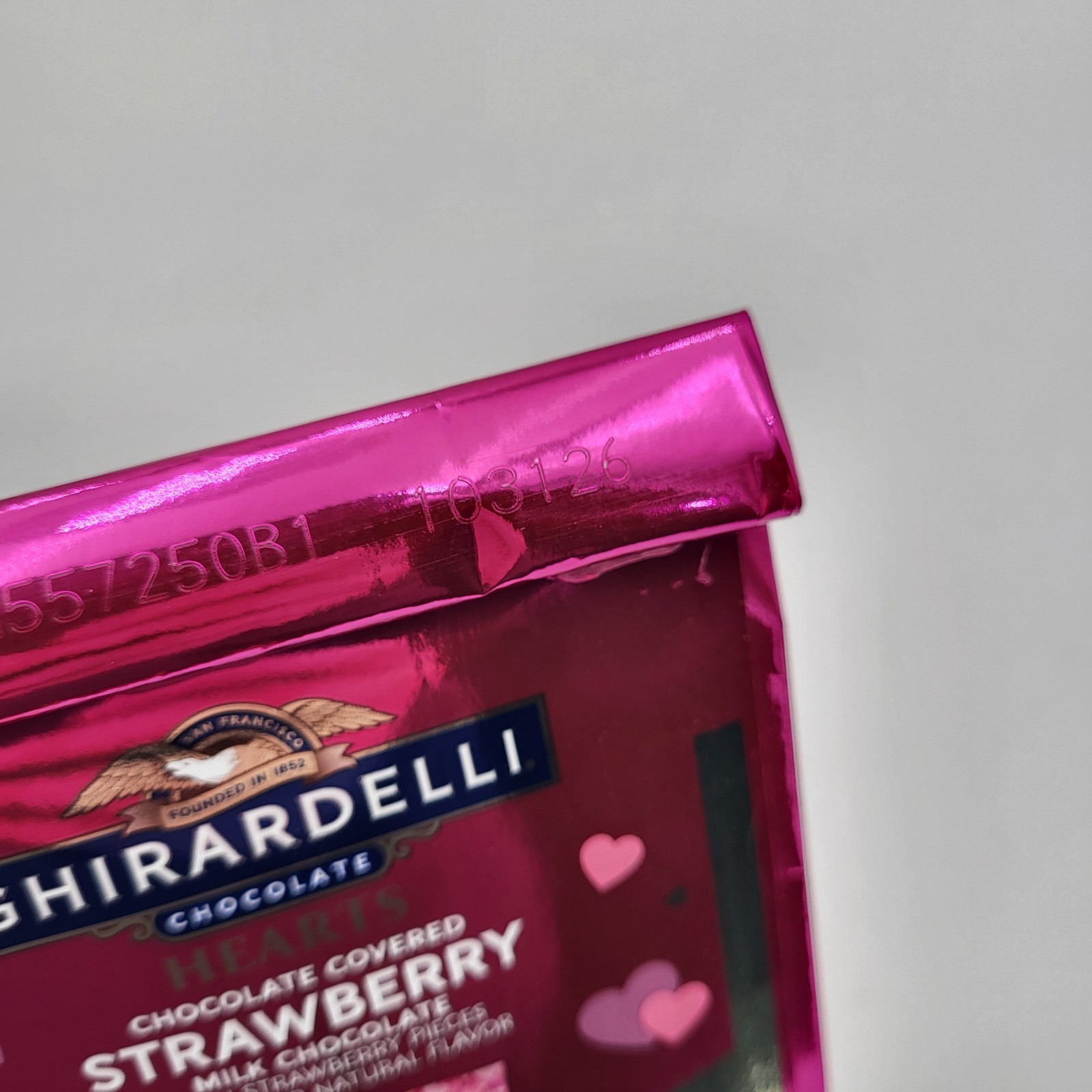 Ghirardelli Hearts Chocolate Covered Strawberry Milk Chocolate 4.1oz BB 10/2026