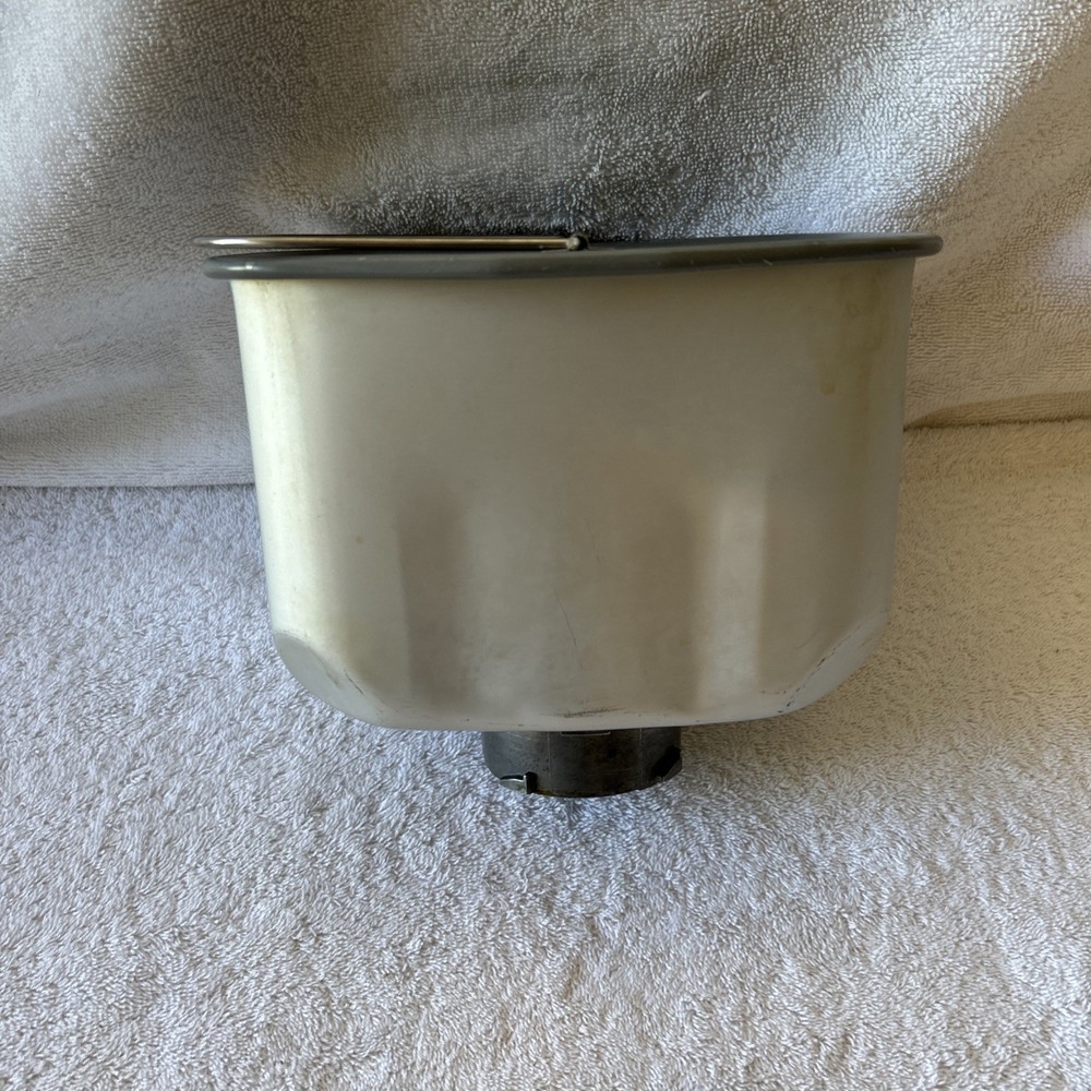 Williams Sonoma Bread Maker - WS0797 - Pan And Paddle