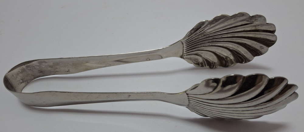 Vintage Silver-Plated Clam Shell Serving Tongs Beach Nautical