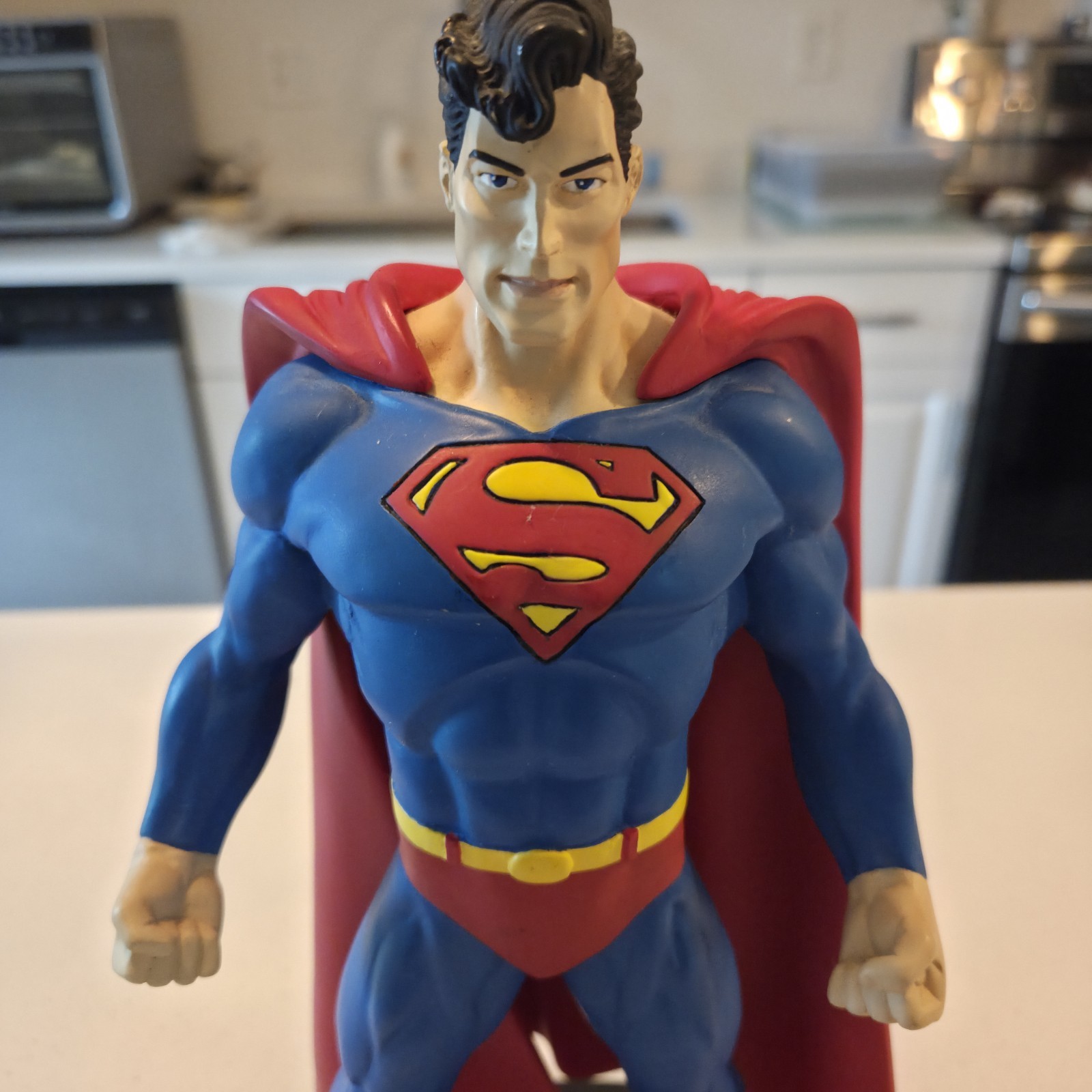 SUPERMAN WARNER BROS STUDIO STORE FULL-SIZE STATUE .. 13" TALL