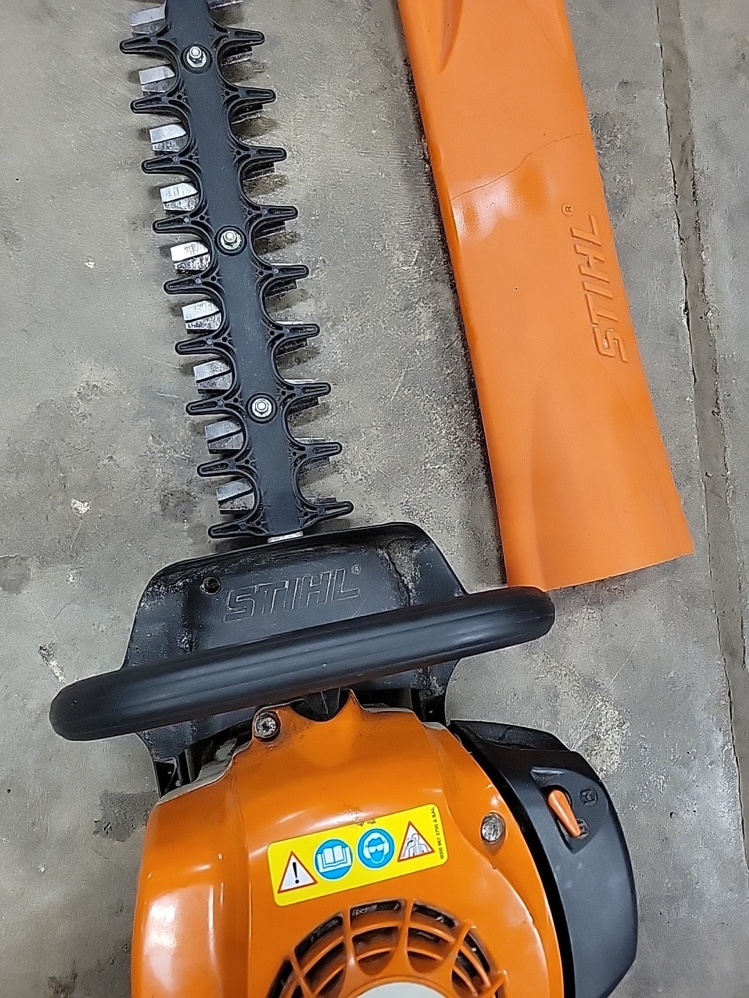 Stihl HS 81R Gas Powered Hedger * Pre-owned* FREE SHIPPING