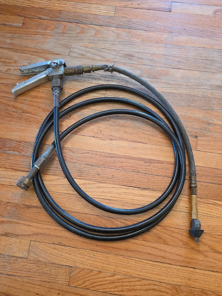 R52 coolant system cleaning / pressurizing tool