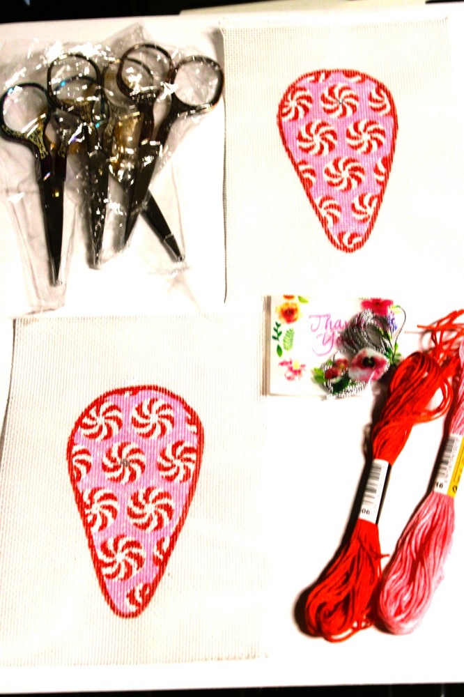 Scissors Case Needlepoint Canvas 18 mesh Christmas Candy ONE Scissors & Threads
