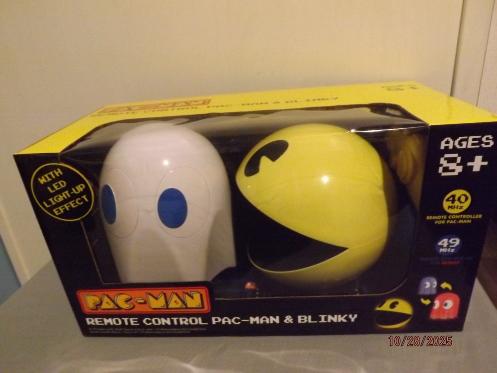 Pac-Man Remote Control Pac-Man & Blinky NEW