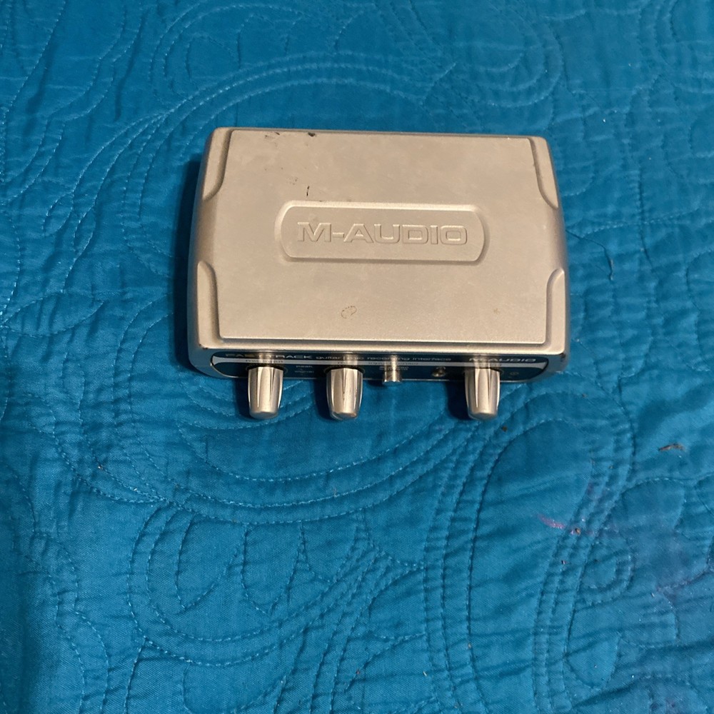 M-Audio Fast Track Guitar Instrument no cables