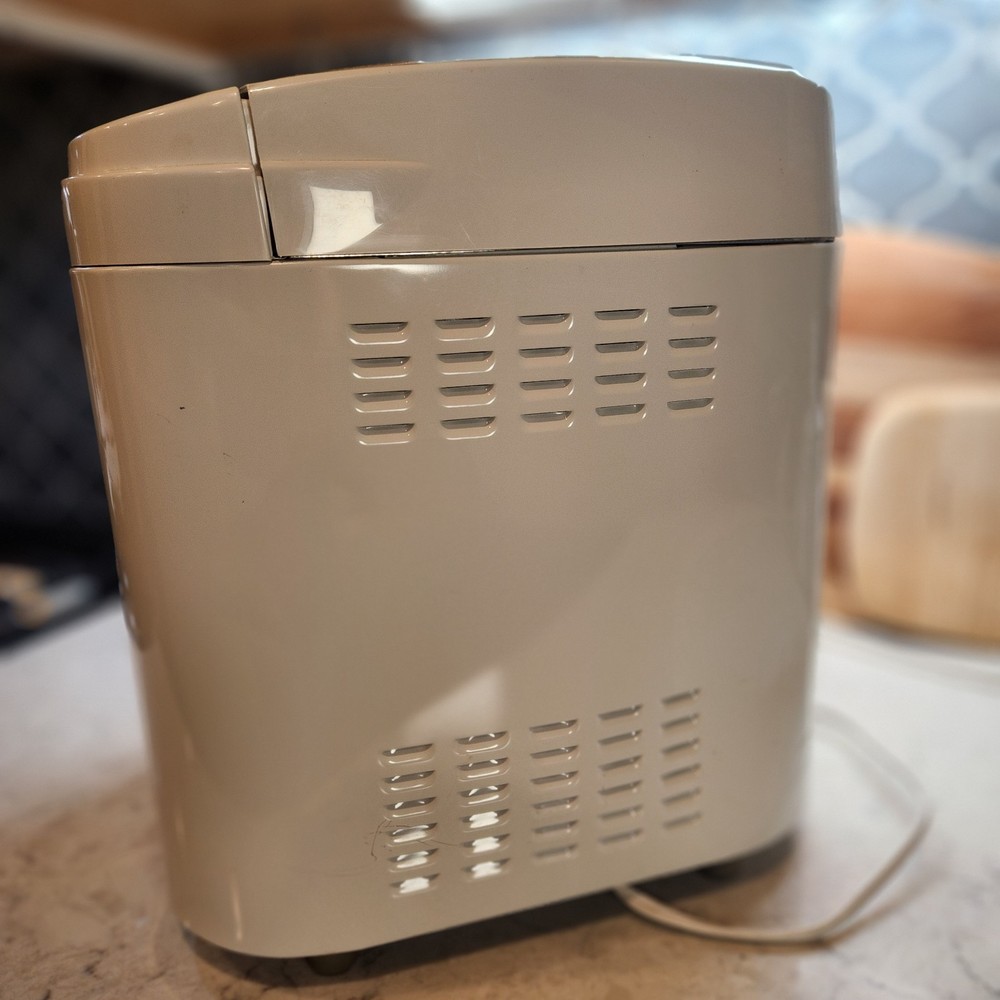 Breadman TR444 Deluxe Rapid Automatic Breadmaker Machine Bread Maker-1-1.5-2Lbs